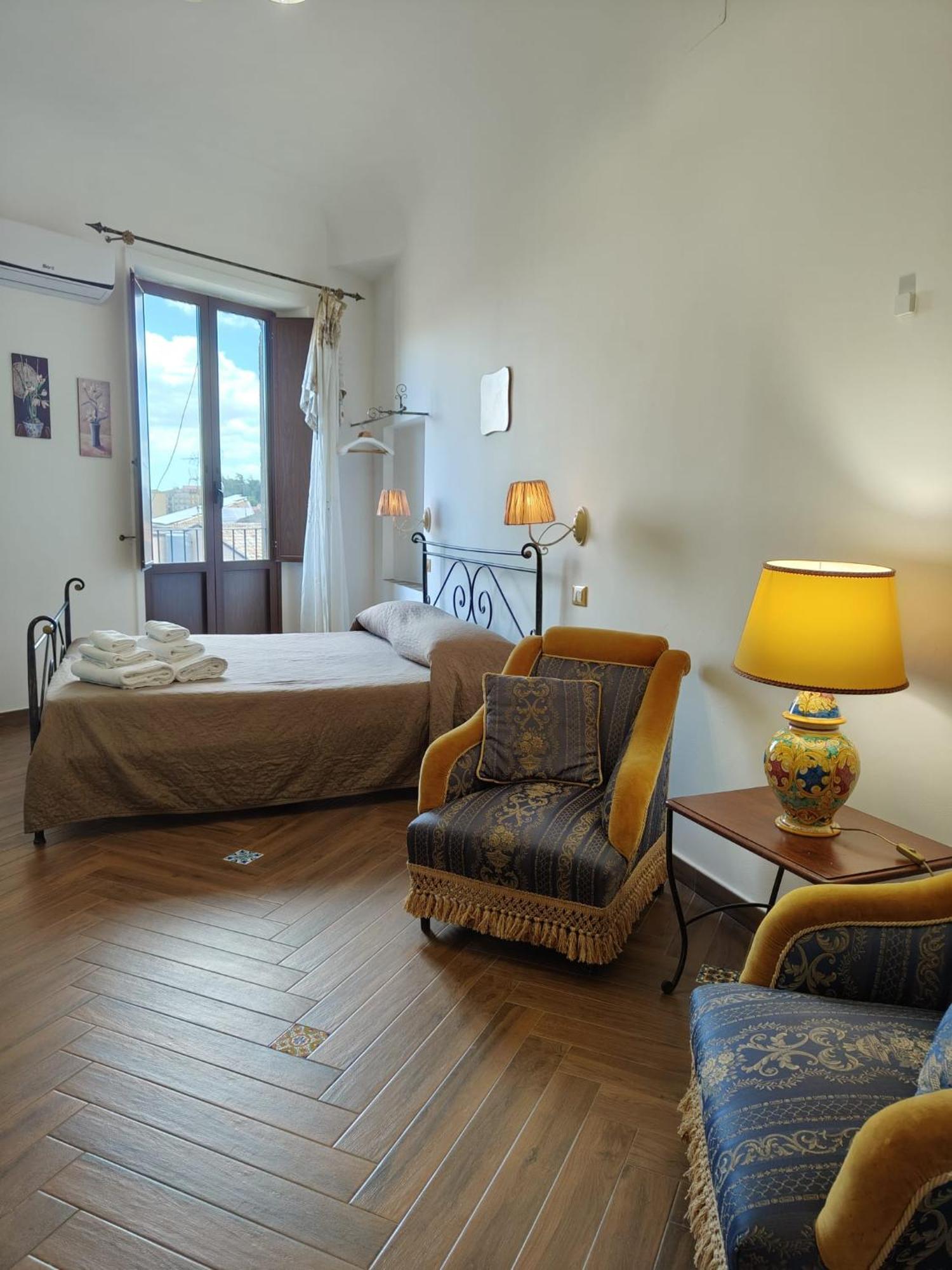 Centro Sicilia Rooms-Suites & Terrace เอนนา ภายนอก รูปภาพ